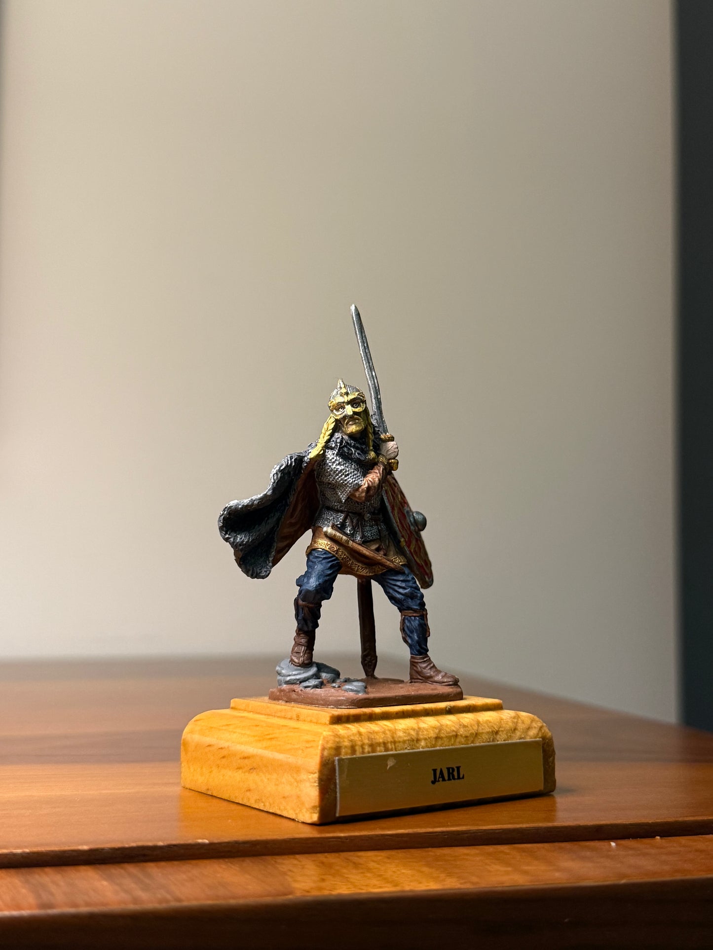 Viking Karl – 10th Century Norse Warrior Hand-Painted 54mm Collectible Metal Figurine (1:32 Scale)