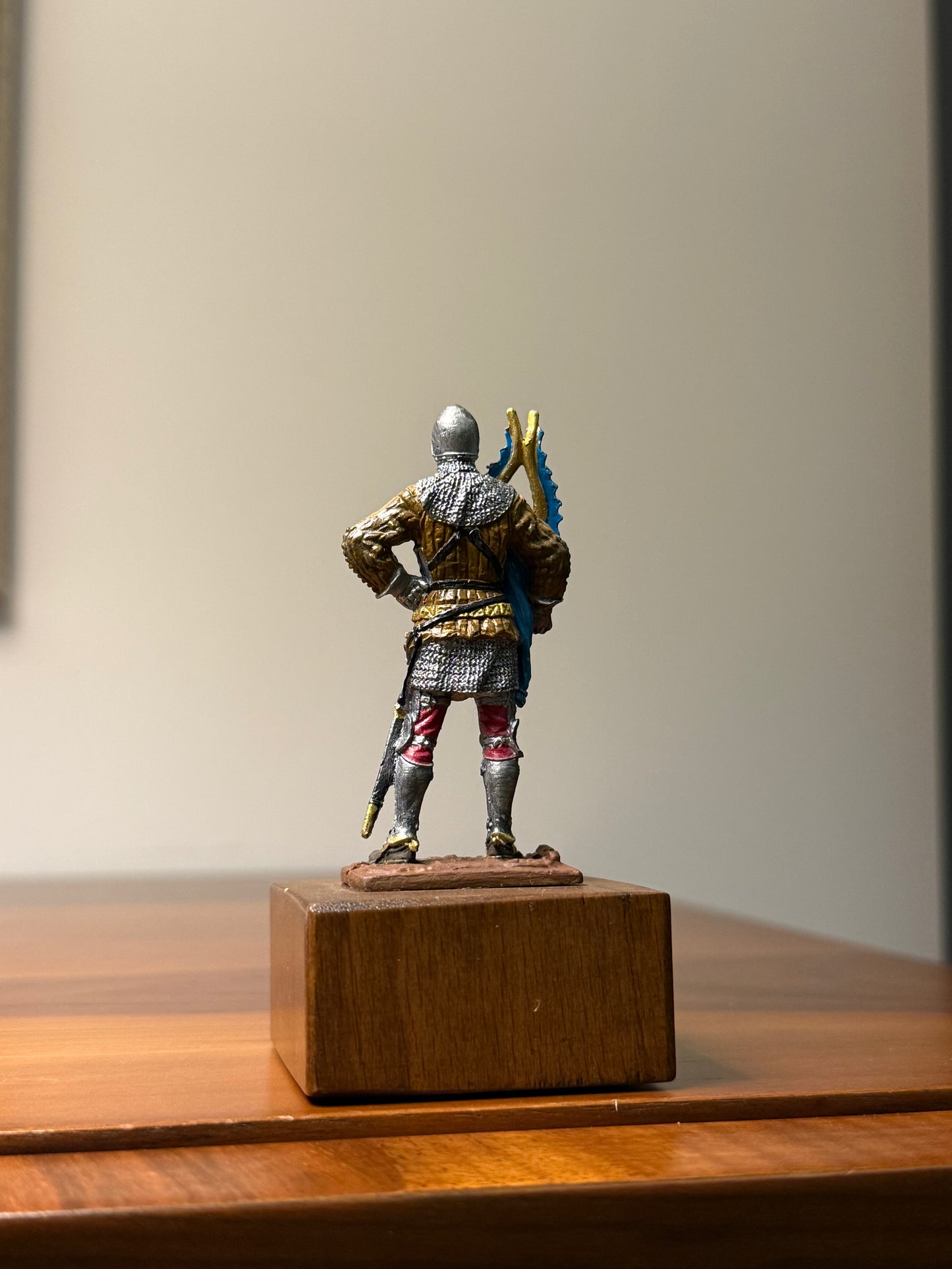 European Knight – Late 14th Century Armored Infantryman (Hand-Painted Miniature Figure)