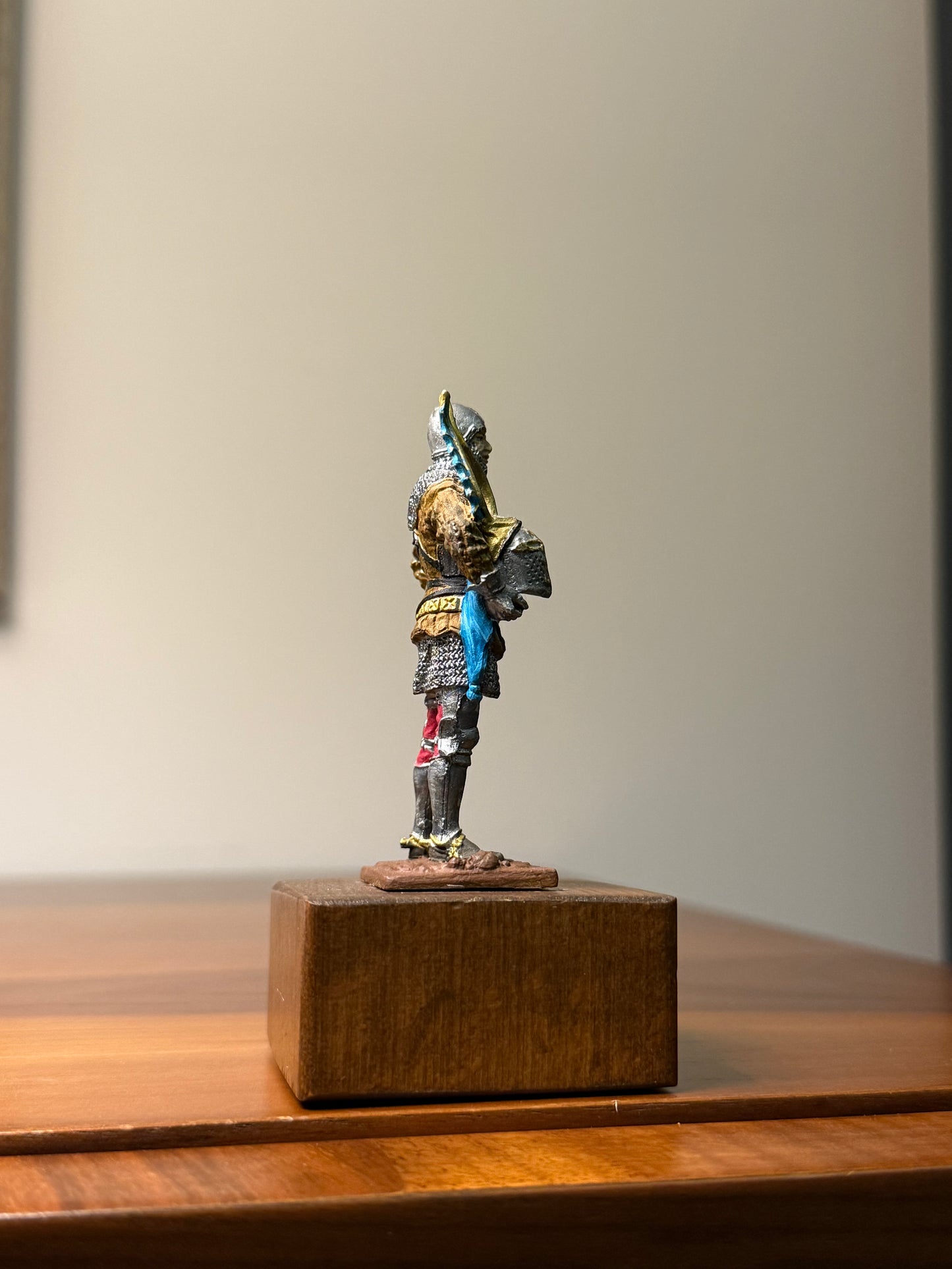 European Knight – Late 14th Century Armored Infantryman (Hand-Painted Miniature Figure)