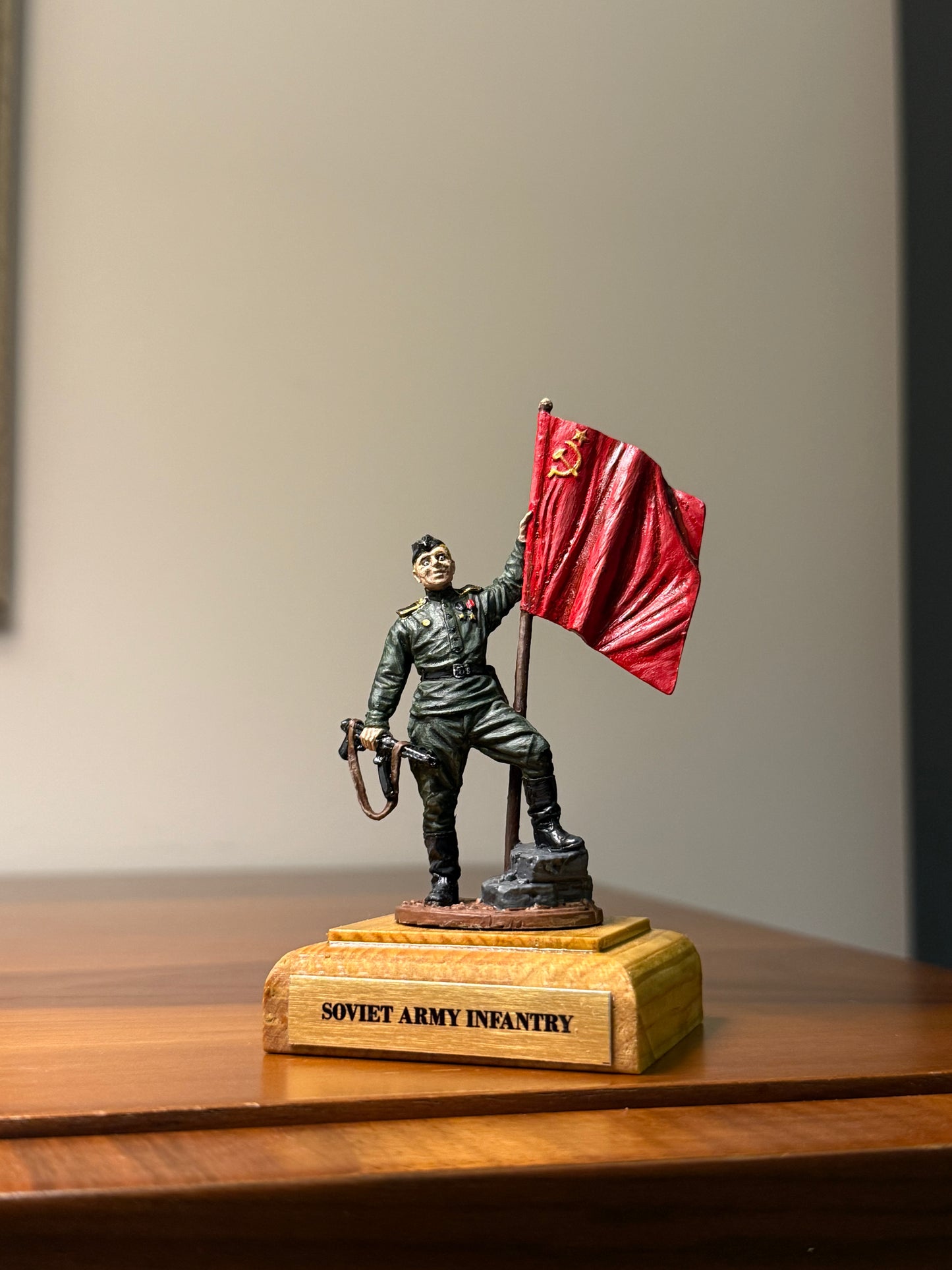 Soviet Infantry Standard Bearer – WWII Red Army Flag Bearer (Hand-Painted Miniature Figure) – 54 mm
