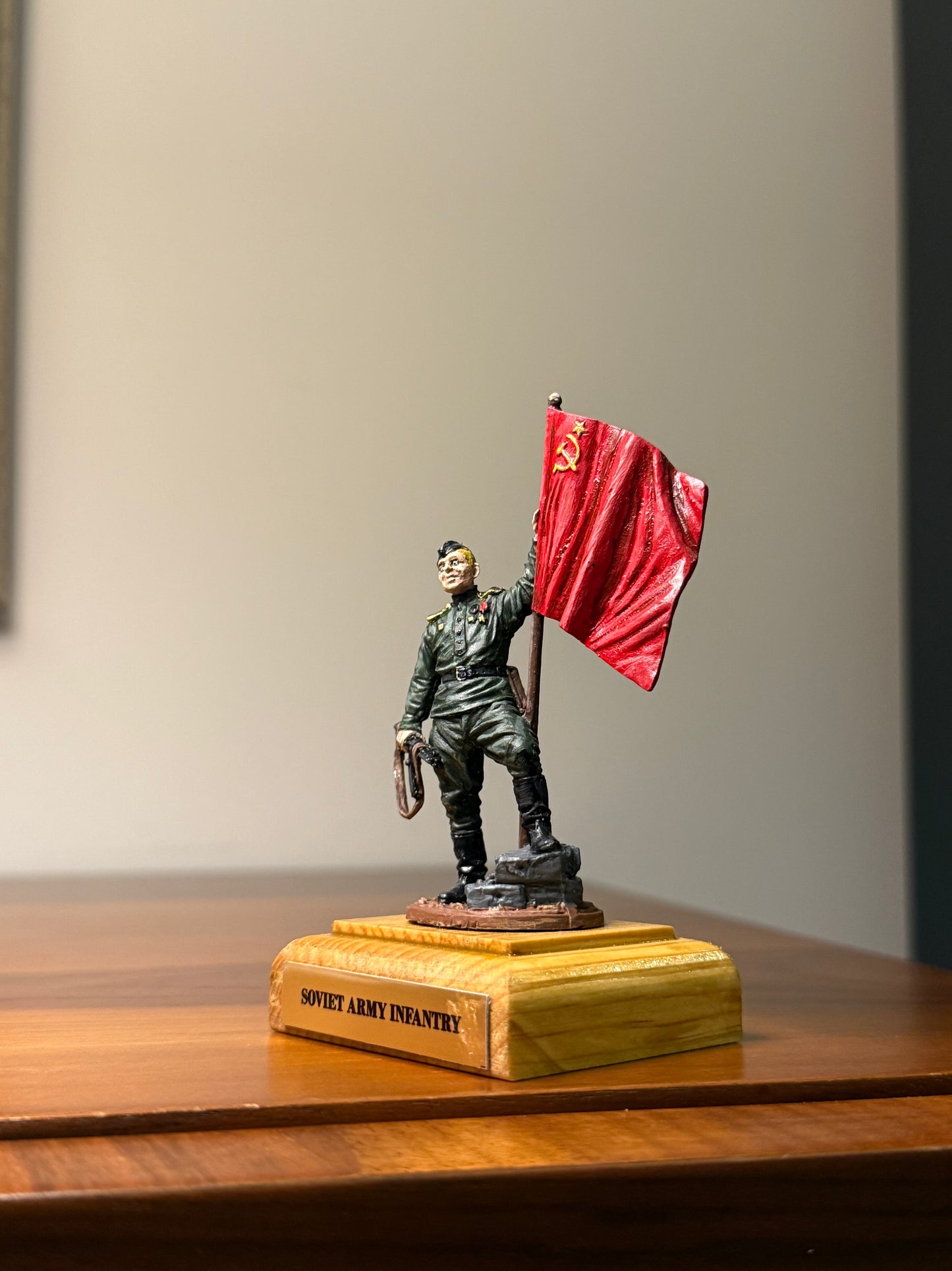 Soviet Infantry Standard Bearer – WWII Red Army Flag Bearer (Hand-Painted Miniature Figure) – 54 mm