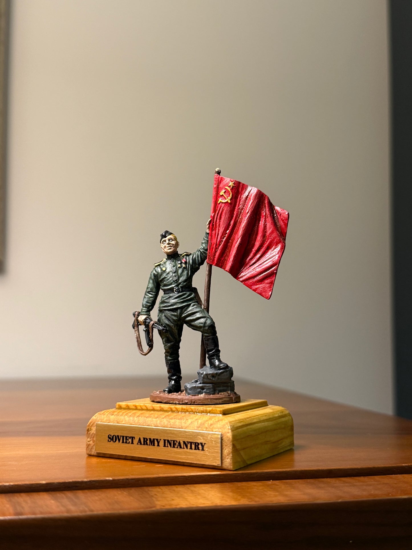 Soviet Infantry Standard Bearer – WWII Red Army Flag Bearer (Hand-Painted Miniature Figure) – 54 mm