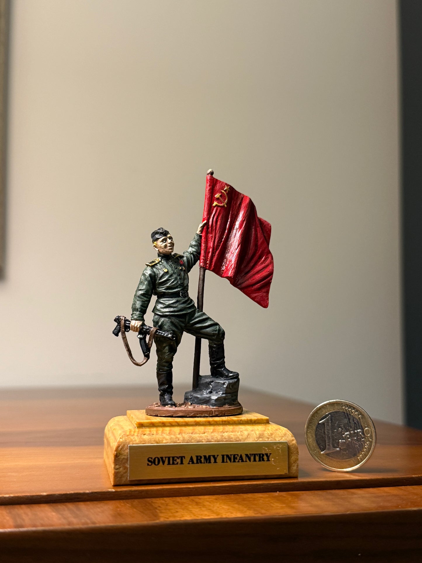 Soviet Infantry Standard Bearer – WWII Red Army Flag Bearer (Hand-Painted Miniature Figure) – 54 mm