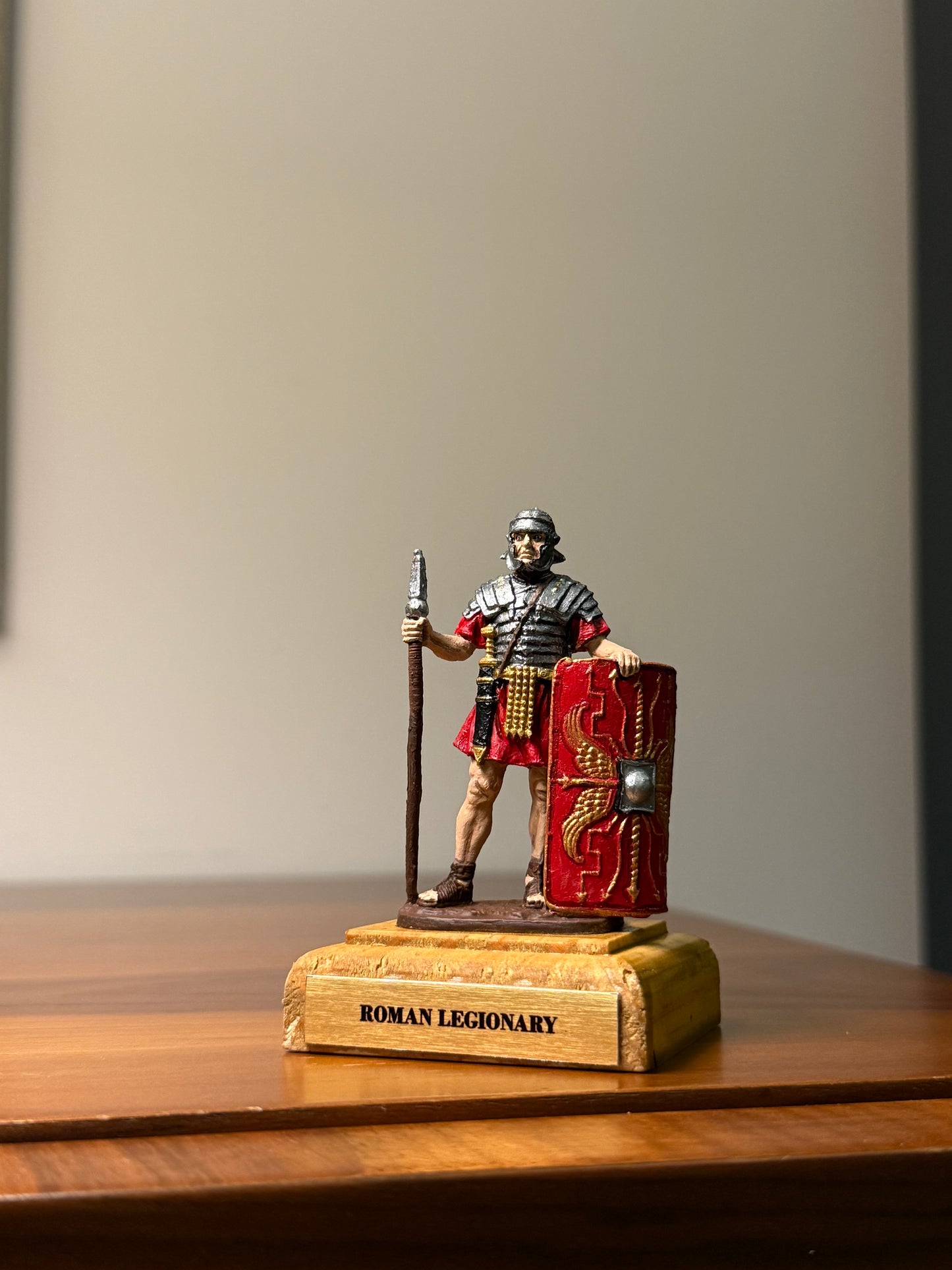 Roman Legionary – Imperial Roman Frontline Infantry (1st–2nd Century CE) Hand-Painted Miniature – 54 mm