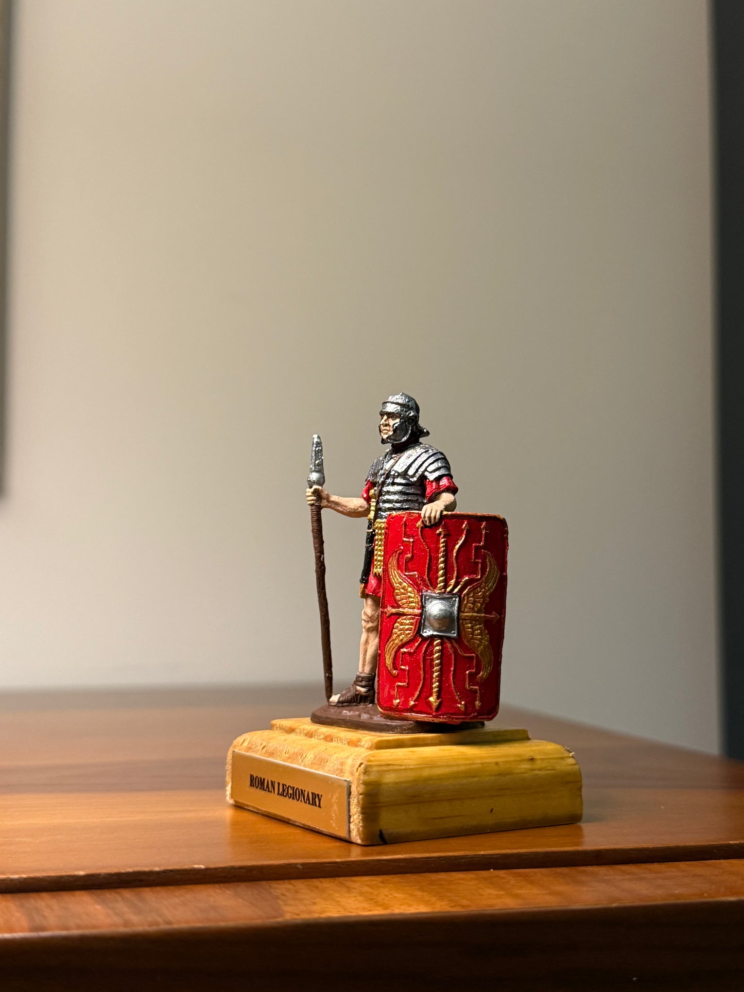 Roman Legionary – Imperial Roman Frontline Infantry (1st–2nd Century CE) Hand-Painted Miniature – 54 mm
