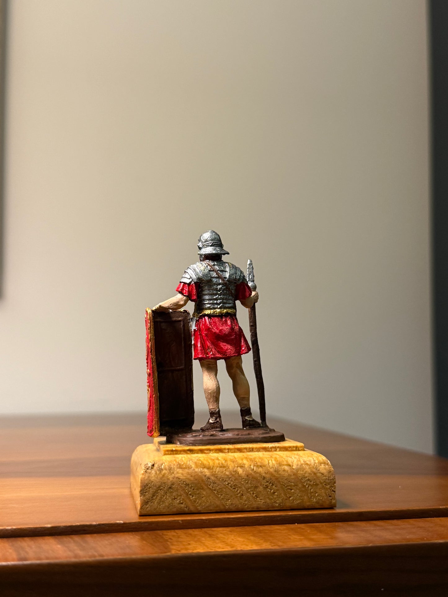 Roman Legionary – Imperial Roman Frontline Infantry (1st–2nd Century CE) Hand-Painted Miniature – 54 mm