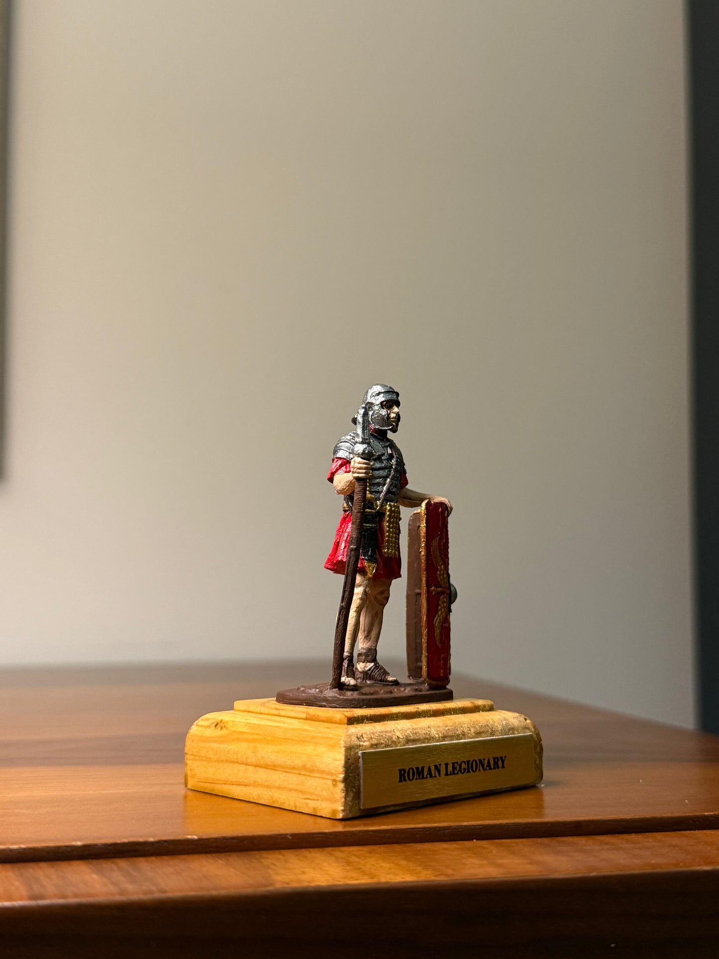 Roman Legionary – Imperial Roman Frontline Infantry (1st–2nd Century CE) Hand-Painted Miniature – 54 mm
