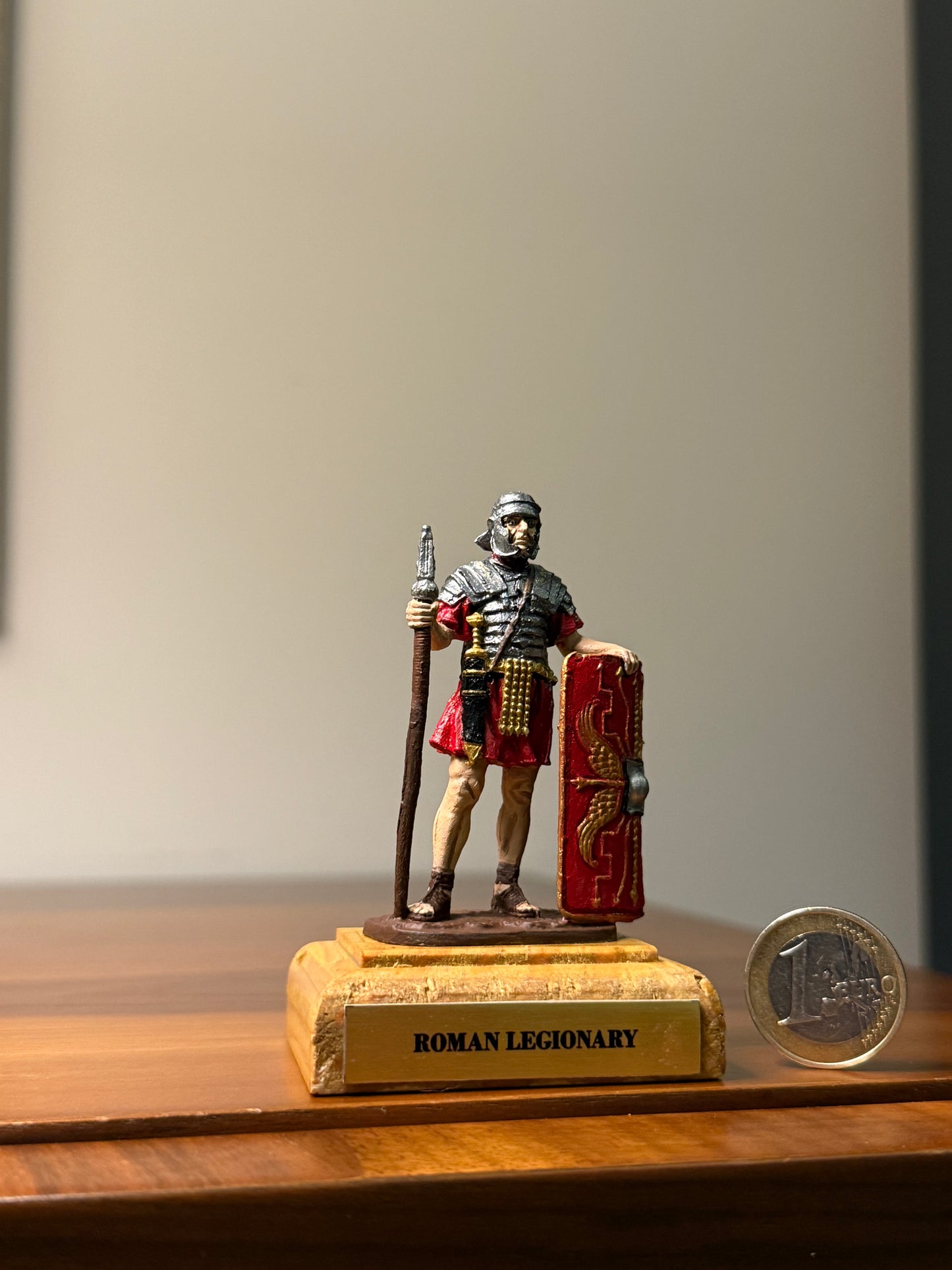 Roman Legionary – Imperial Roman Frontline Infantry (1st–2nd Century CE) Hand-Painted Miniature – 54 mm