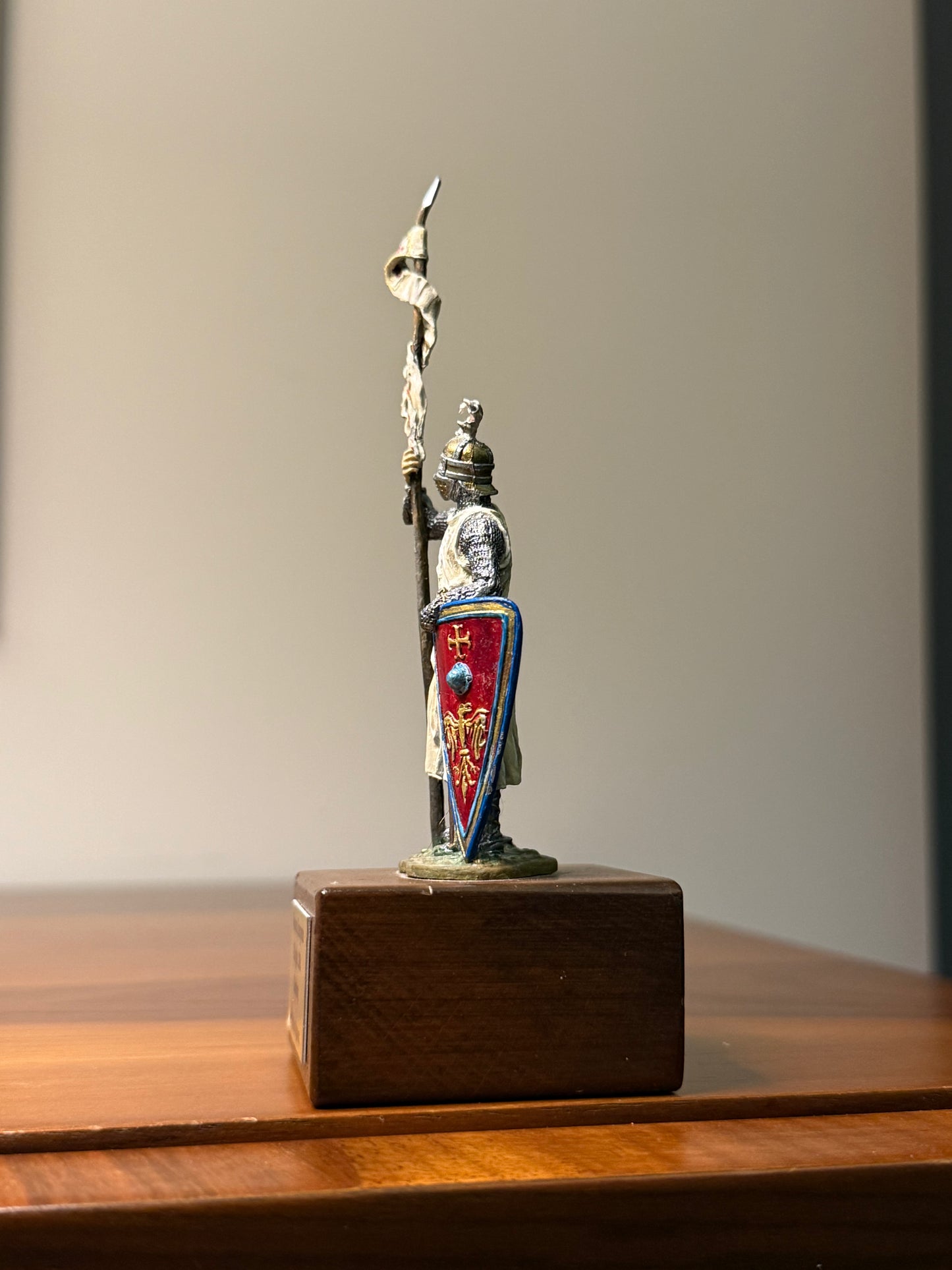 Western European Knight – 13th Century Crusader-Era Infantry (Hand-Painted Miniature Figure) – 54 mm