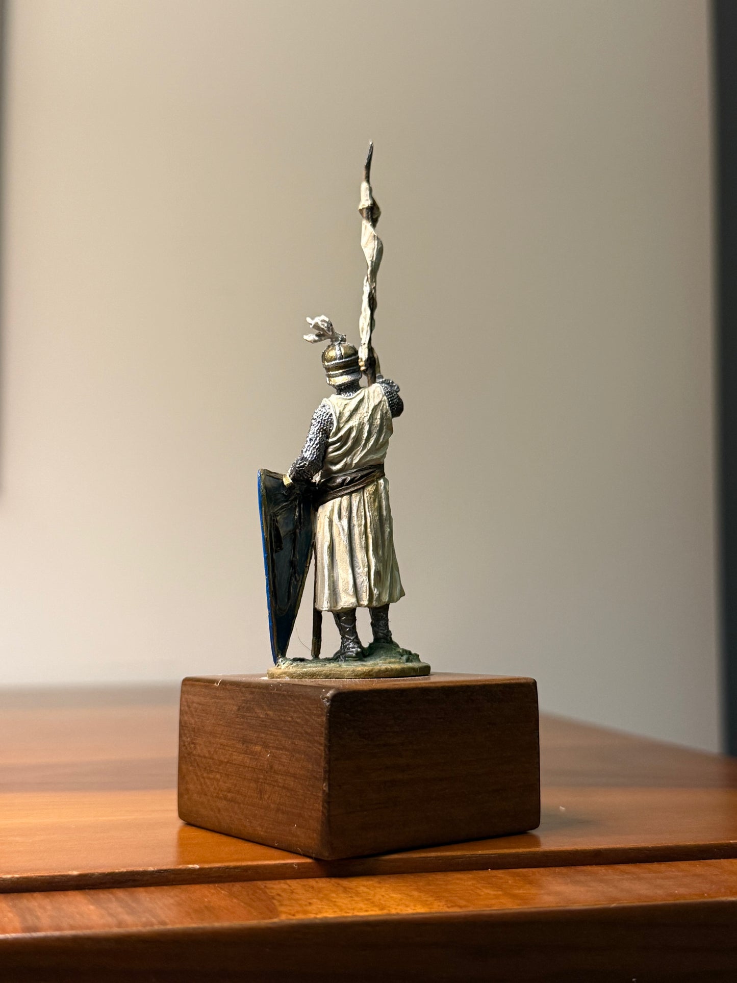 Western European Knight – 13th Century Crusader-Era Infantry (Hand-Painted Miniature Figure) – 54 mm