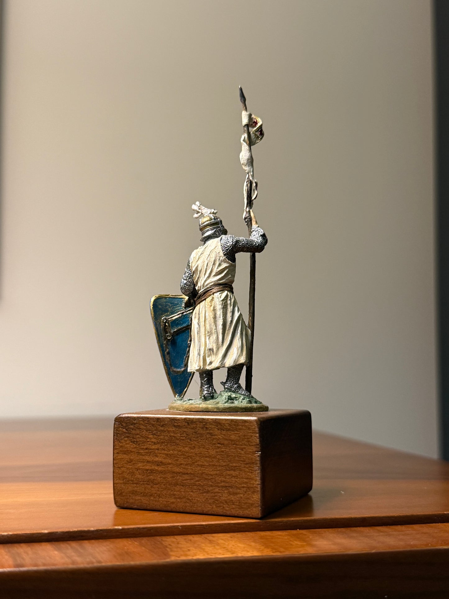 Western European Knight – 13th Century Crusader-Era Infantry (Hand-Painted Miniature Figure) – 54 mm