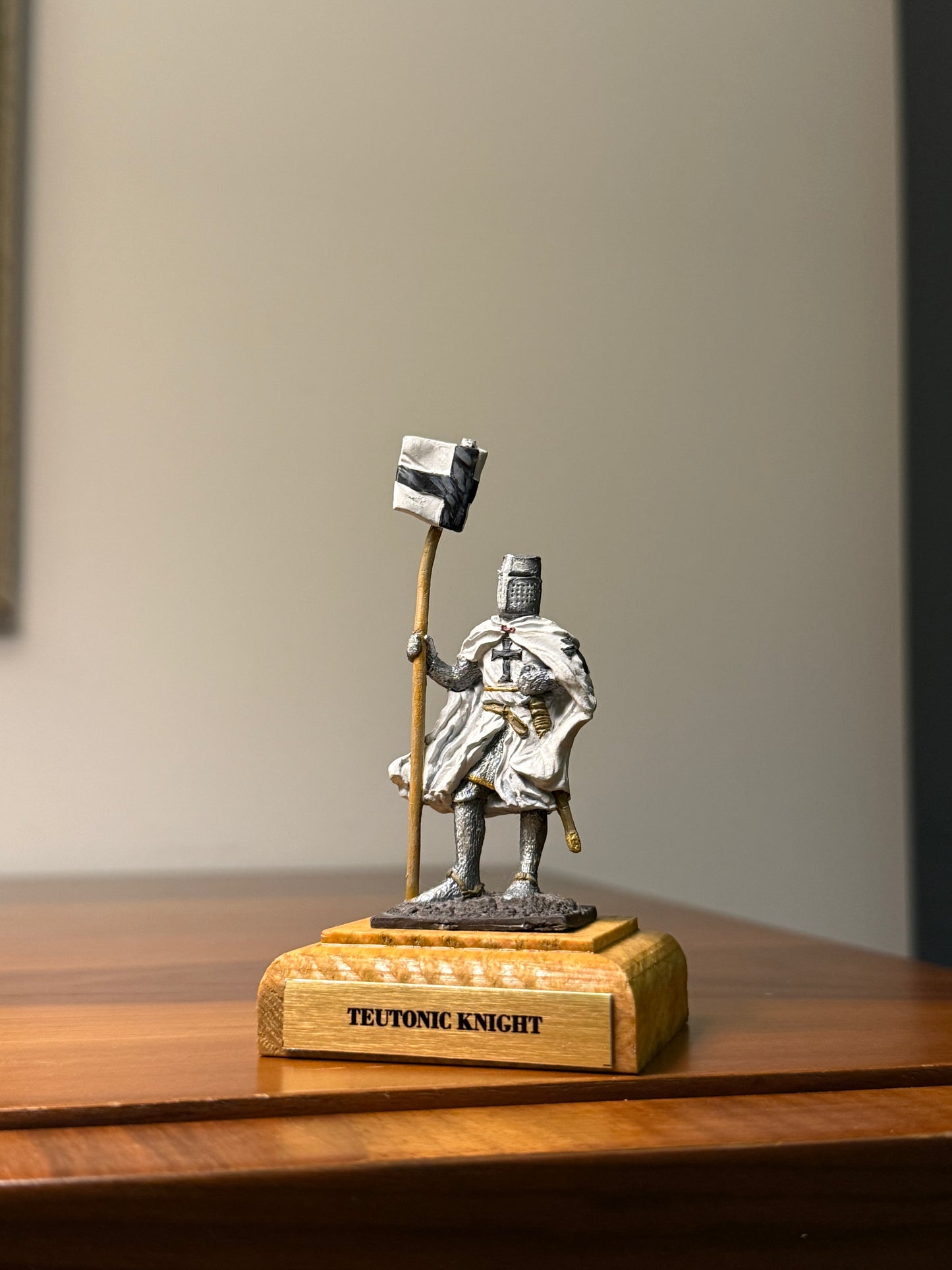 Teutonic Knight – 13th–14th Century Crusader Order (Hand-Painted Miniature Figure) – 54 mm