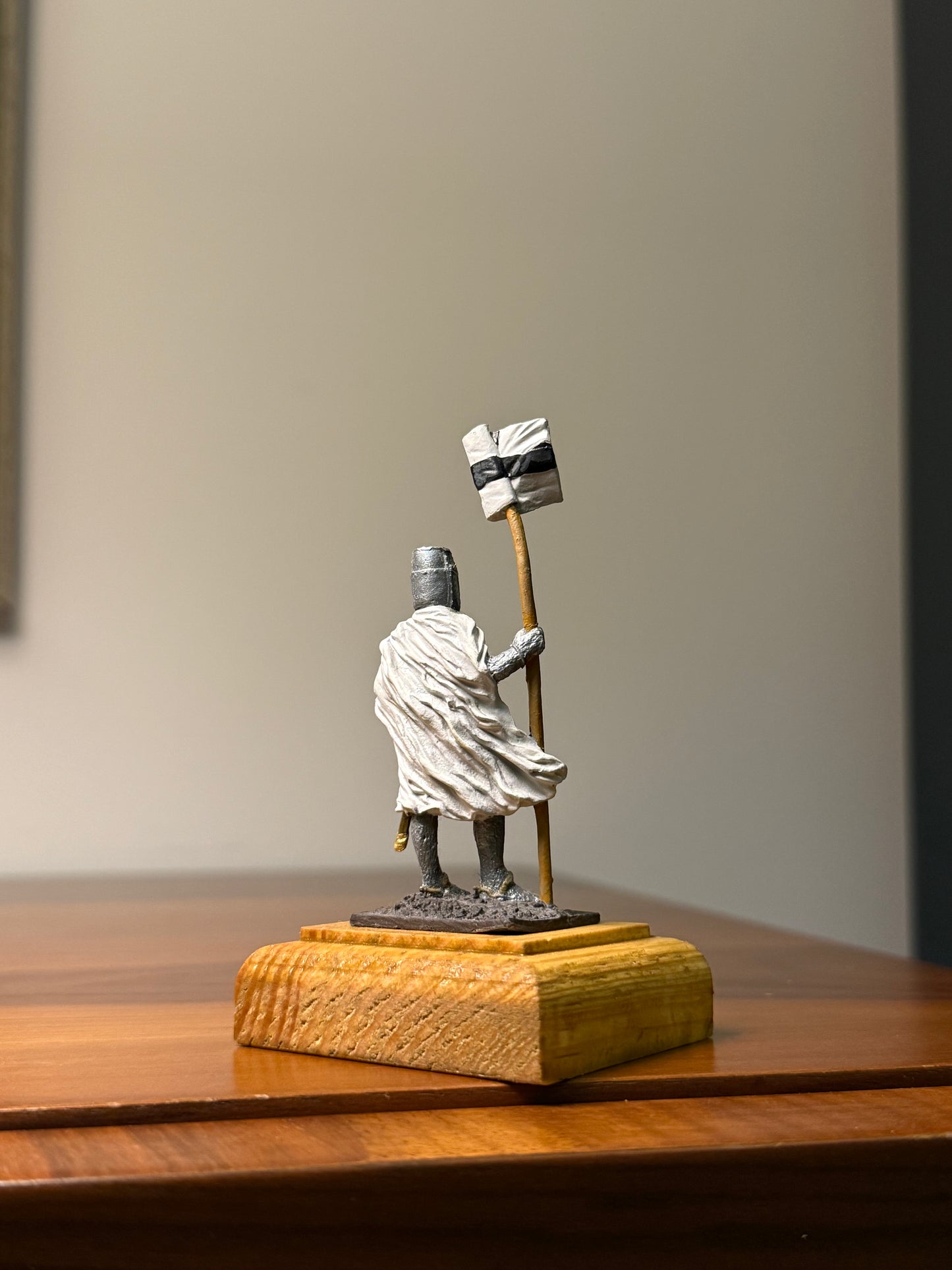 Teutonic Knight – 13th–14th Century Crusader Order (Hand-Painted Miniature Figure) – 54 mm