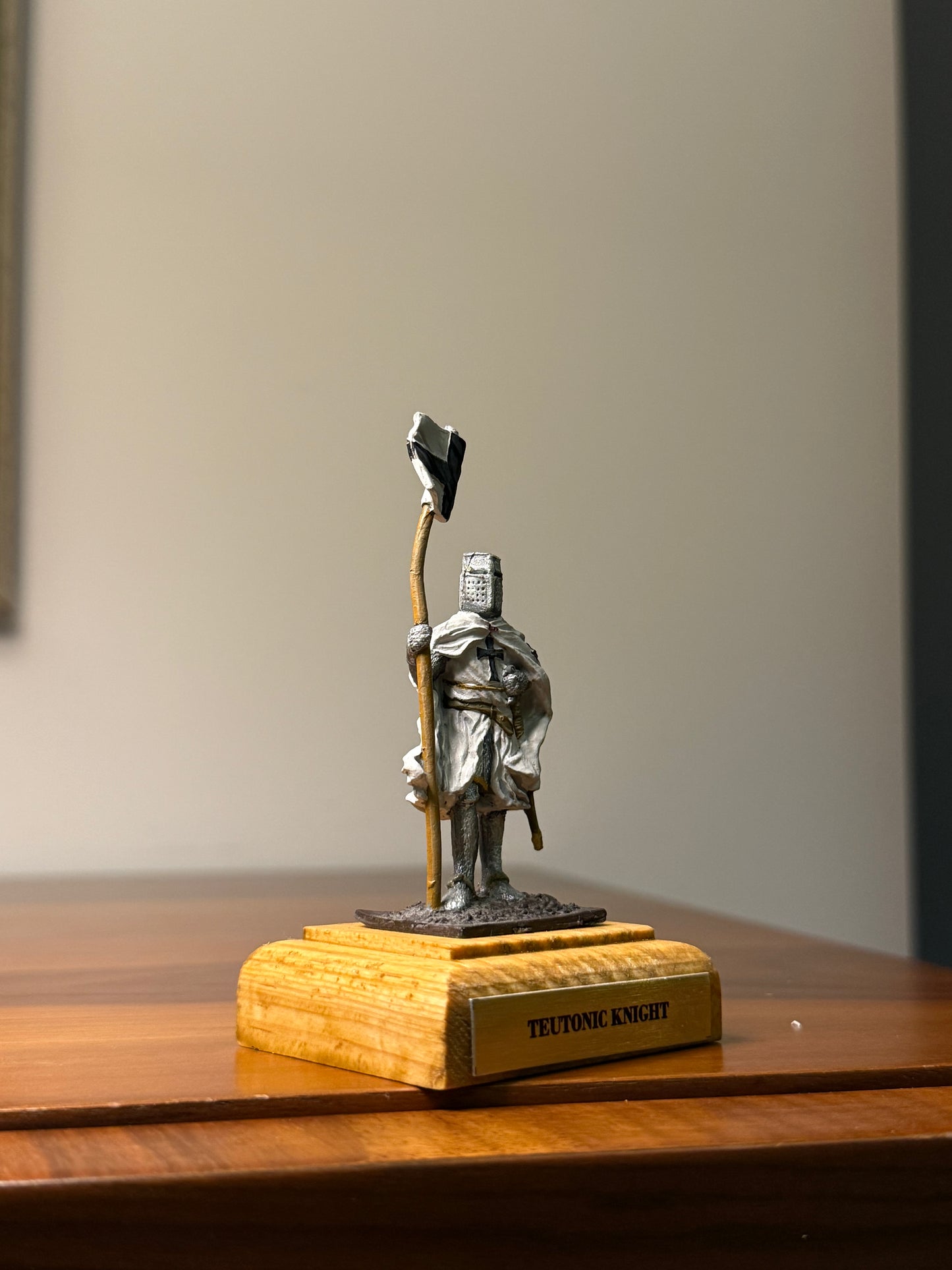 Teutonic Knight – 13th–14th Century Crusader Order (Hand-Painted Miniature Figure) – 54 mm