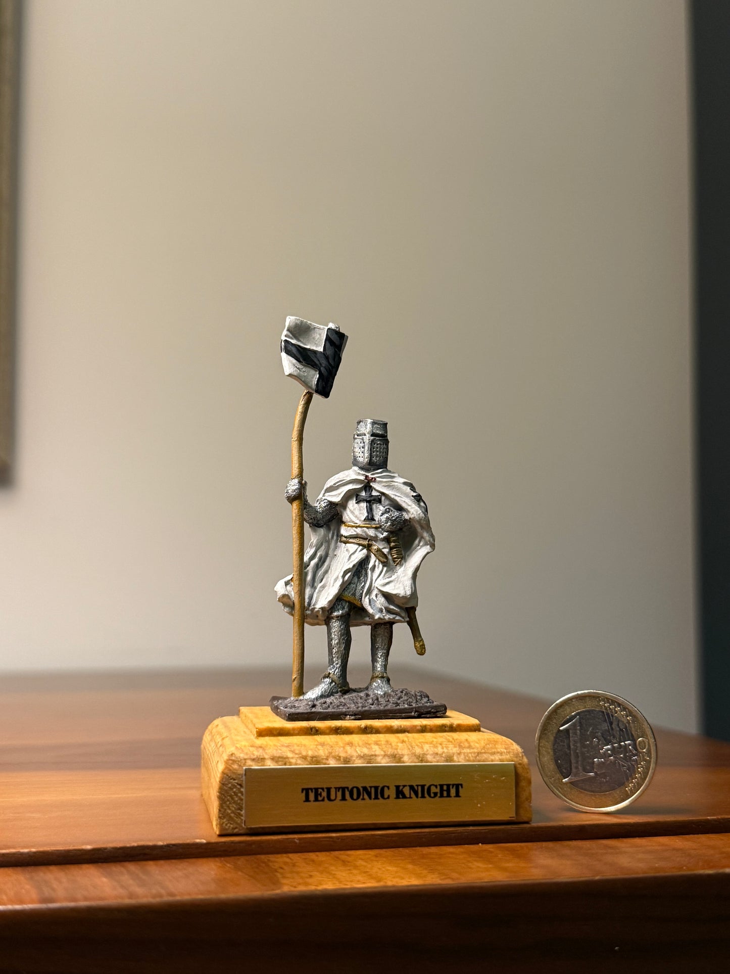 Teutonic Knight – 13th–14th Century Crusader Order (Hand-Painted Miniature Figure) – 54 mm