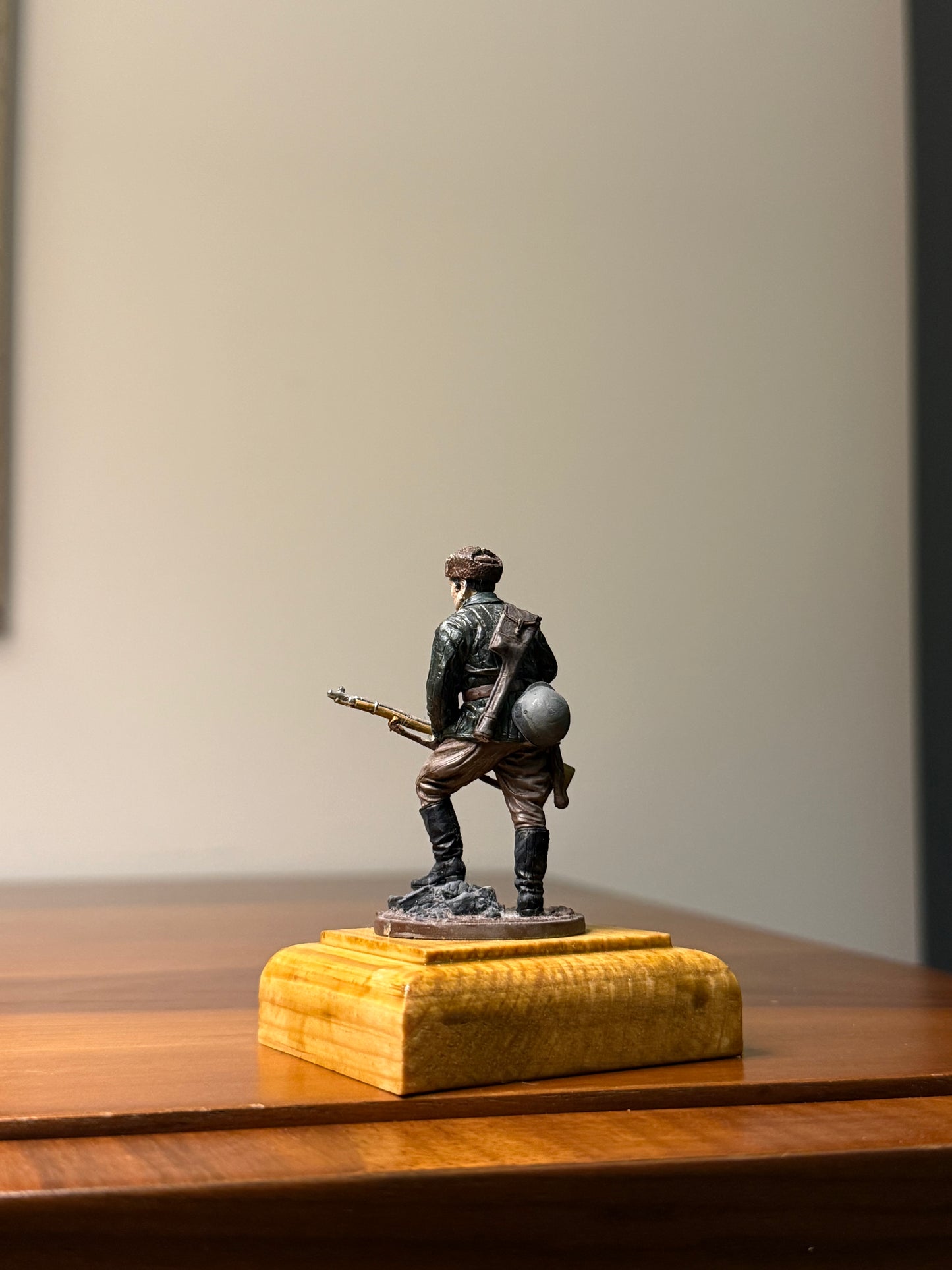 Vasily Zaitsev – WWII Soviet Sniper (Hand-Painted Miniature Figure) – 54 mm