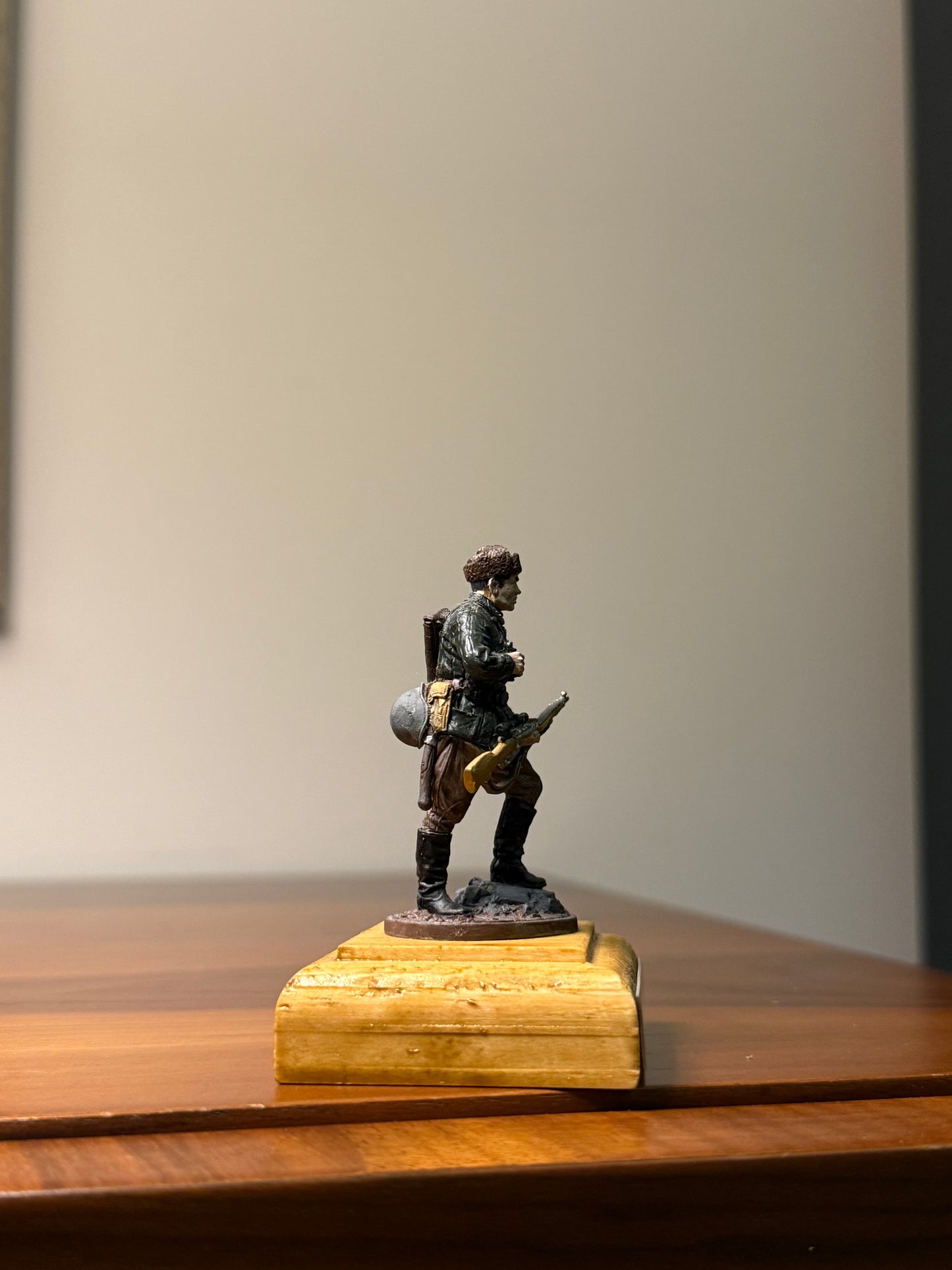 Vasily Zaitsev – WWII Soviet Sniper (Hand-Painted Miniature Figure) – 54 mm